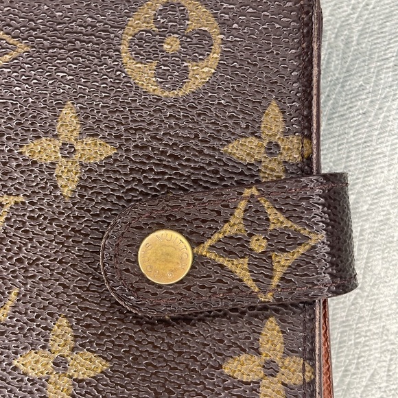 Louis Vuitton Monogram Leather Compact Zip Snap Wallet - Picture 3 of 16